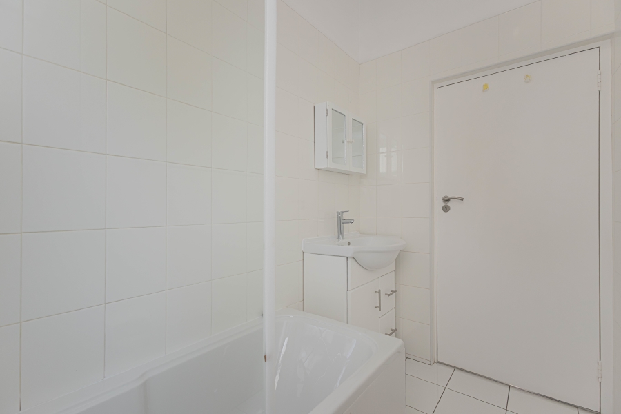 To Let 3 Bedroom Property for Rent in Green Point Western Cape